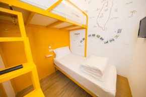 Гостиница SleepBox Hostel  Тайбэй